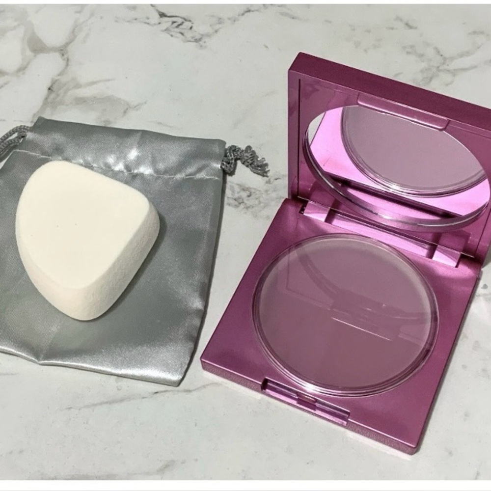 Mally Evercolor Poreless Face Defender with sponge and pouch